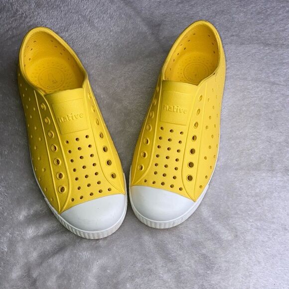 NATIVE J1 Yellow Unisex Slip resistant shoes - Picture 1 of 12